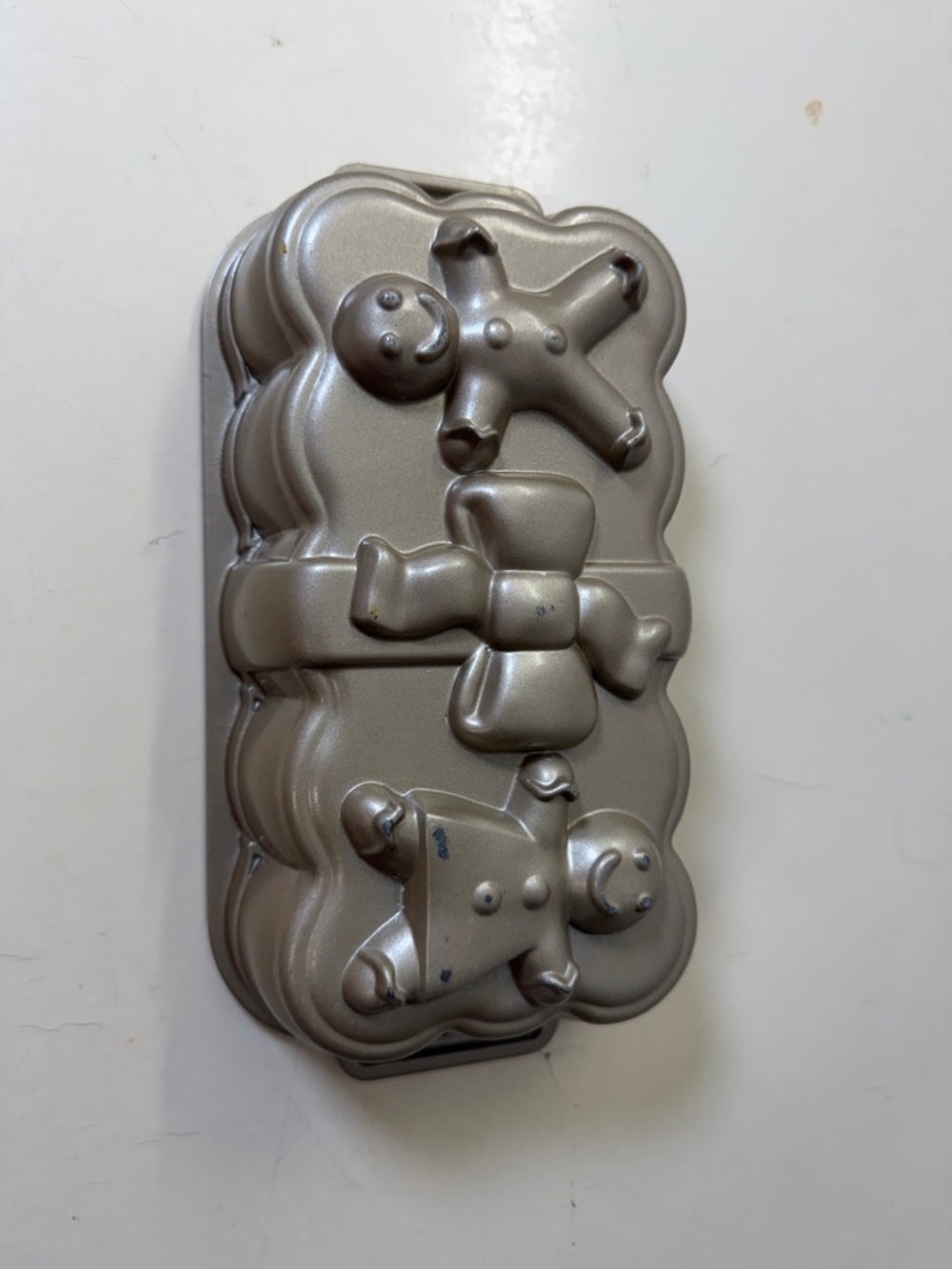 Nordic Ware Christmas Gingerbread men loaf pan